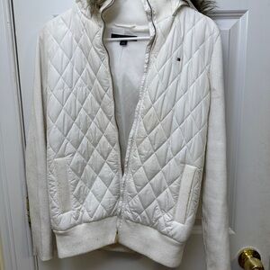 Tommy Hilfiger White Puffer Jacket with Diamond Quilting and hood
